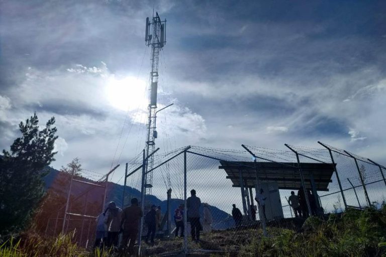 Students and communities in rural Papua experiencing digital connectivity