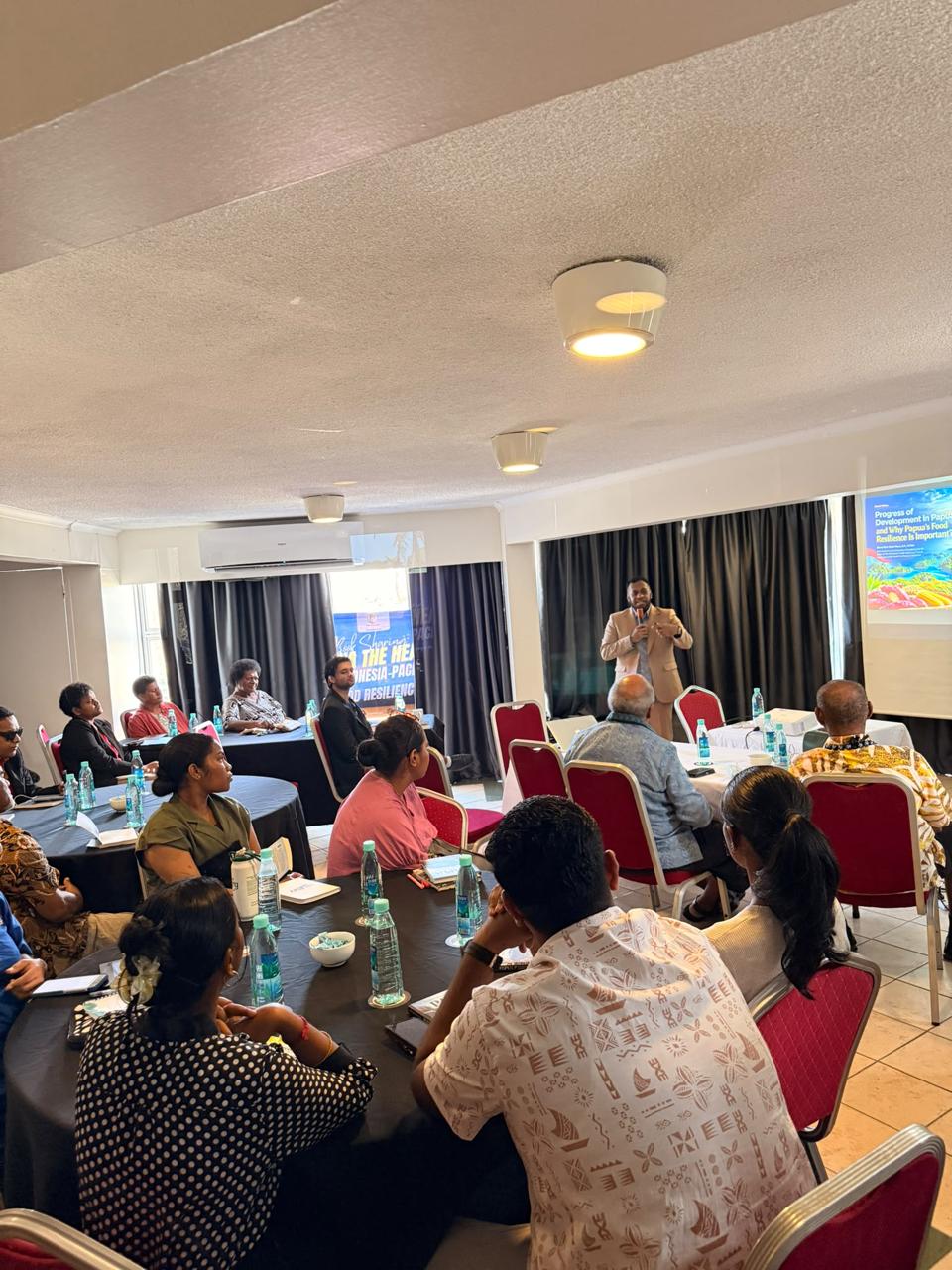 Vanuatu youth delegates discussing educational mobility during the Papua Movement forum