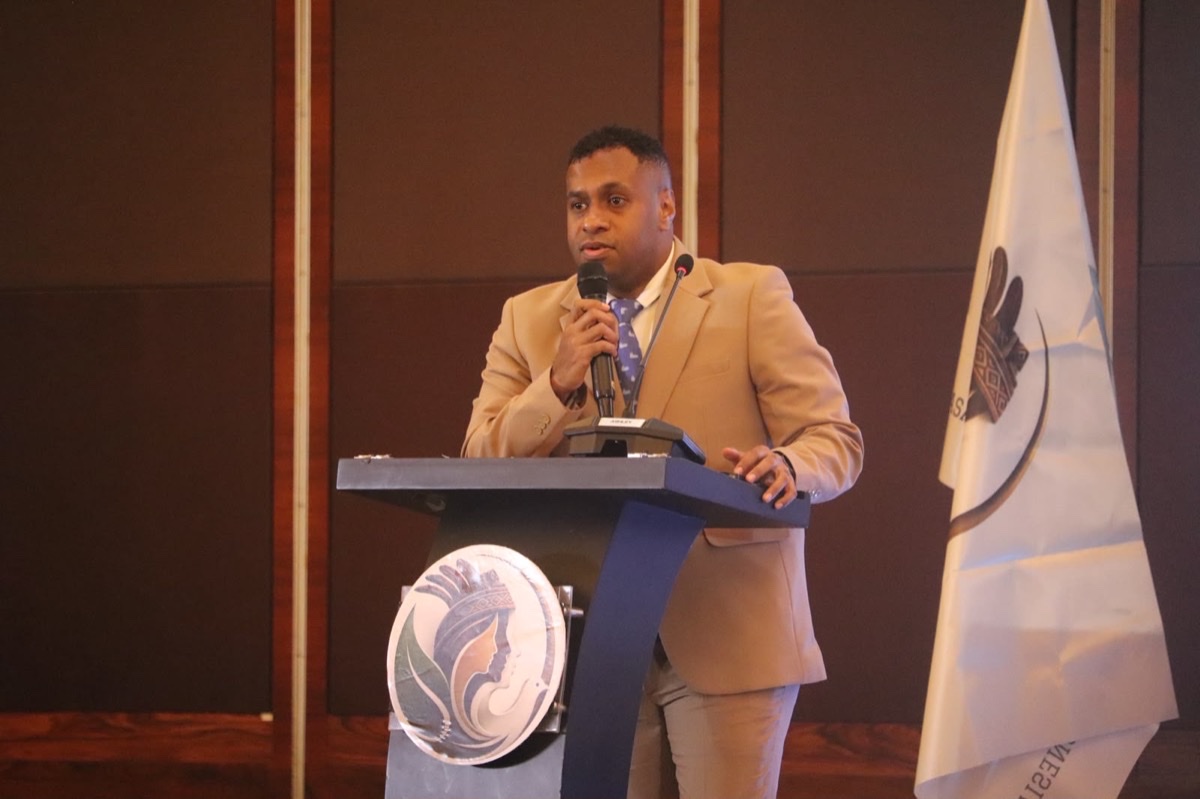 Steve Rick Elson Mara, editor of Papua Movement, speaking at a YPPI event